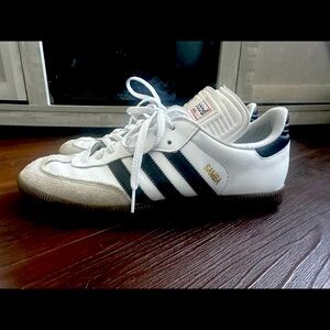 Adidas Classic Samba Cleats Men’s 10/Women’s 11